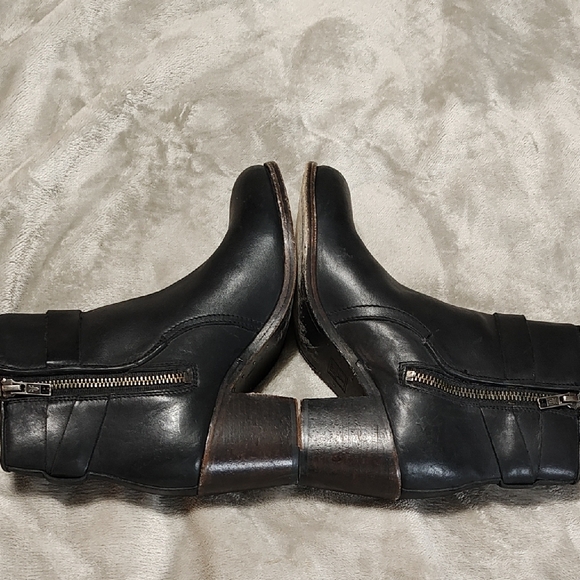 Frye Marjorie Knotted Black Ankle Boots Size 6B - Picture 5 of 10